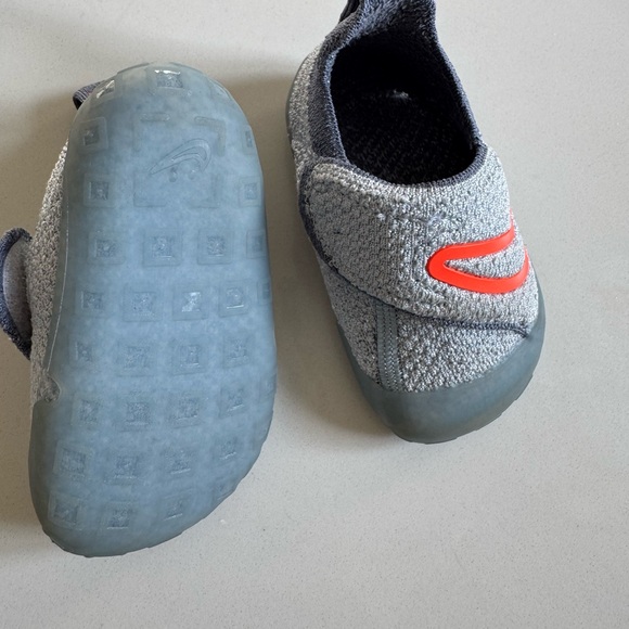 Nike Gray and Red Water Shoes with Cushioned Sole - Picture 2 of 4